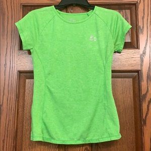 Short sleeve workout shirt